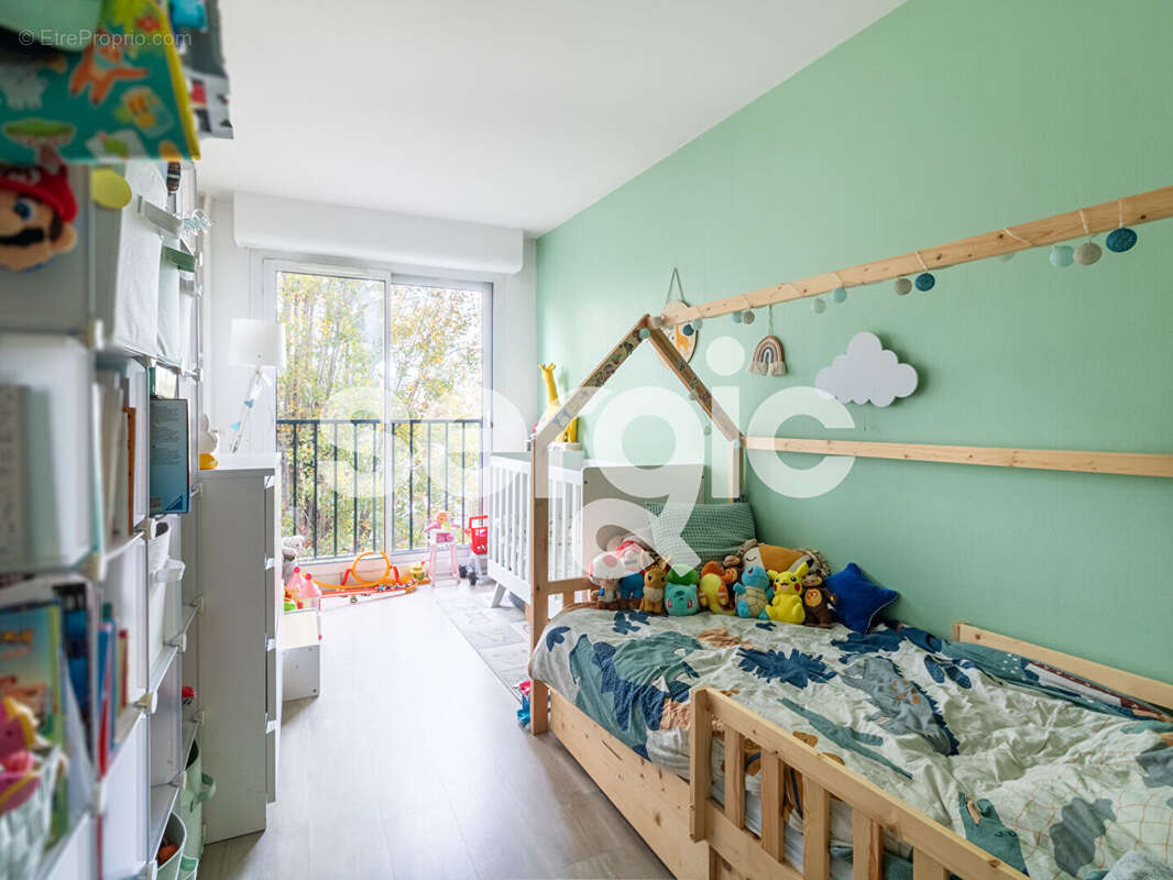 Appartement à COURBEVOIE