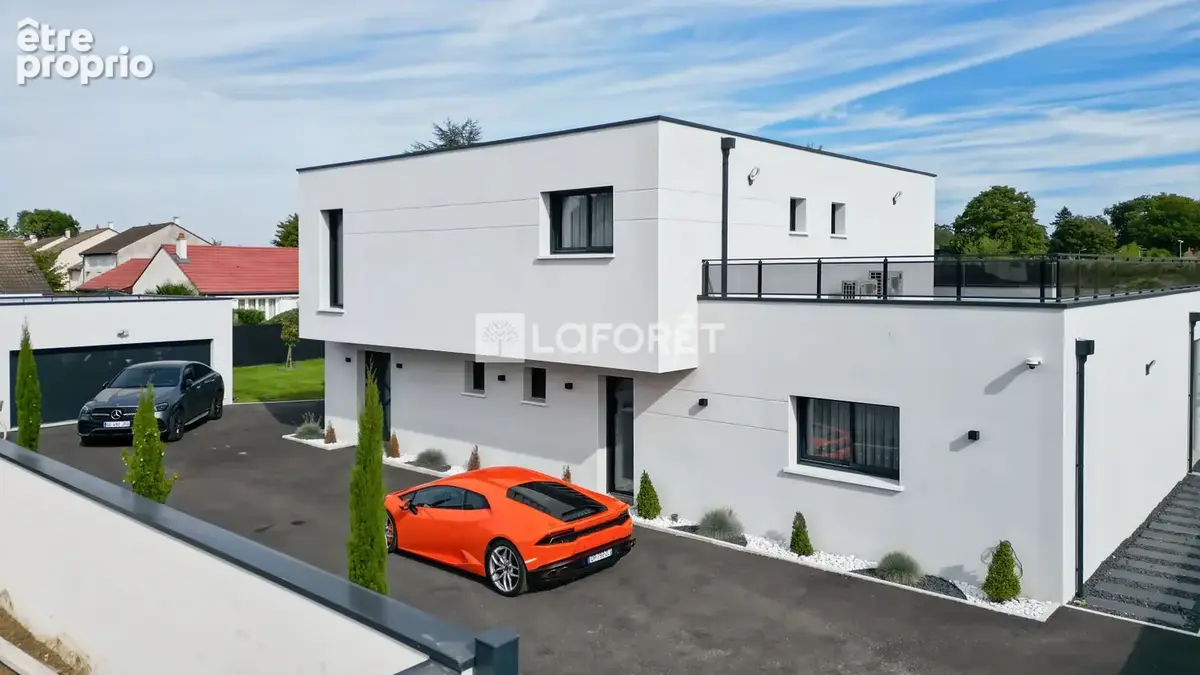 Villa Joue Les Tours 8 pièce(s) 245.80 m2 - photo 3