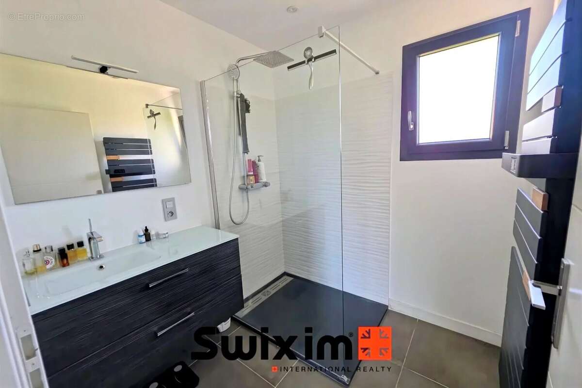 Maison à SAINT-SEURIN-DE-CADOURNE