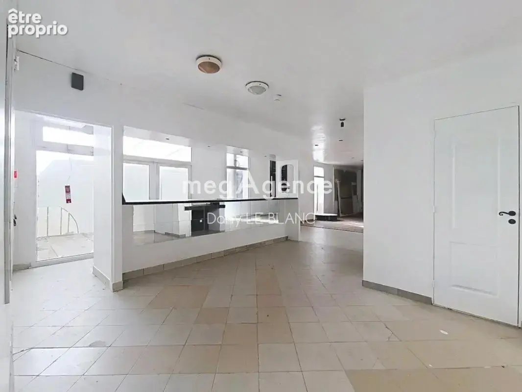Local commercial avec forte visibilité - photo 2