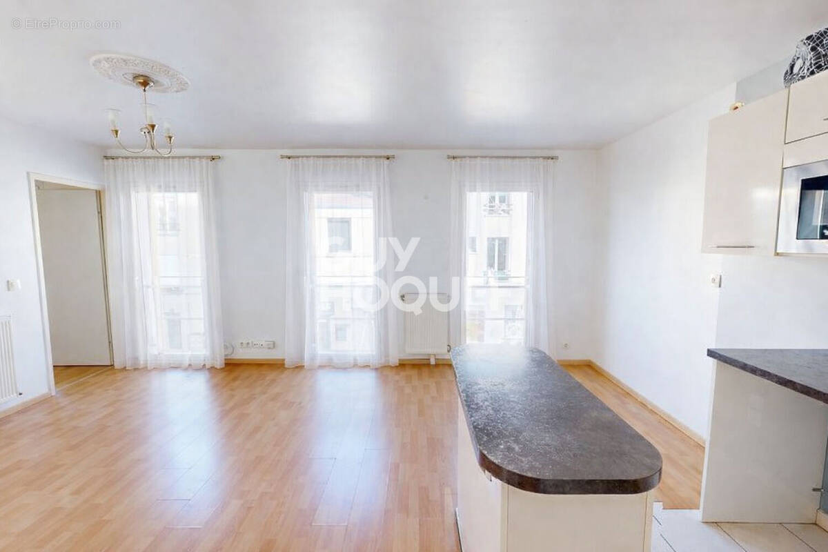 Appartement à AUBERVILLIERS