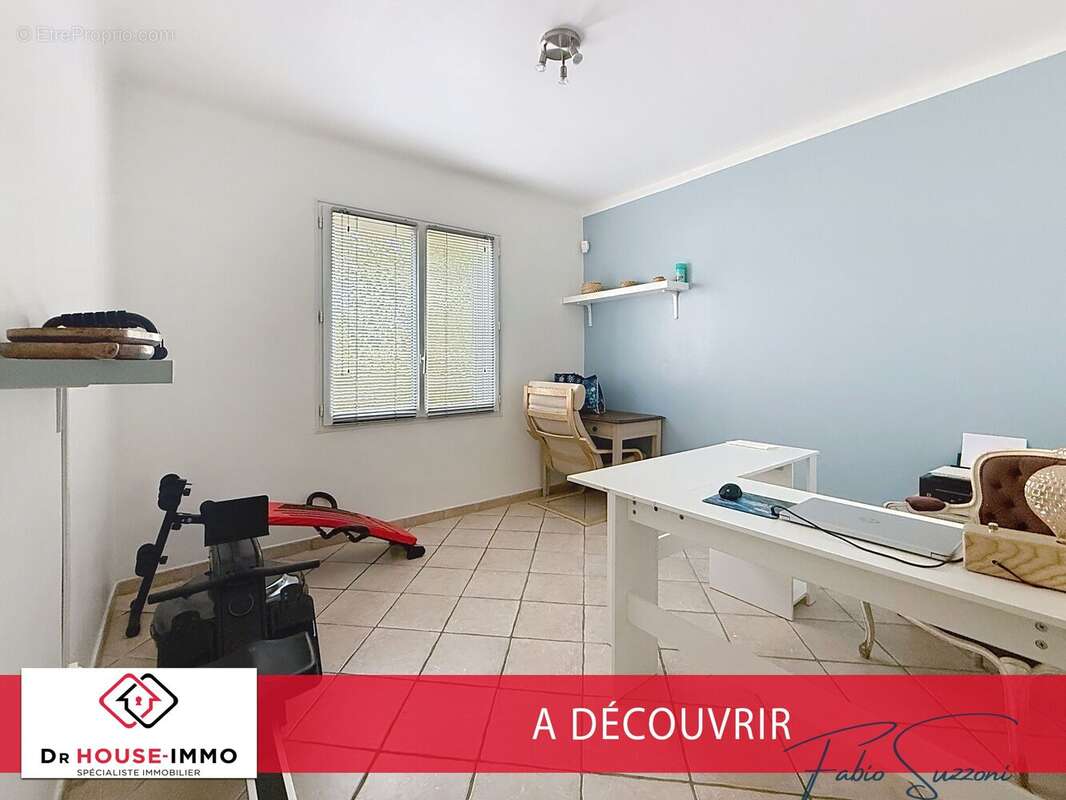 Maison 128 m² à Gareoult  - photo 6