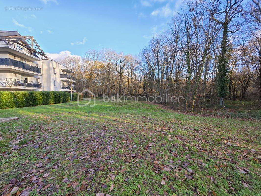 Appartement à EMERAINVILLE