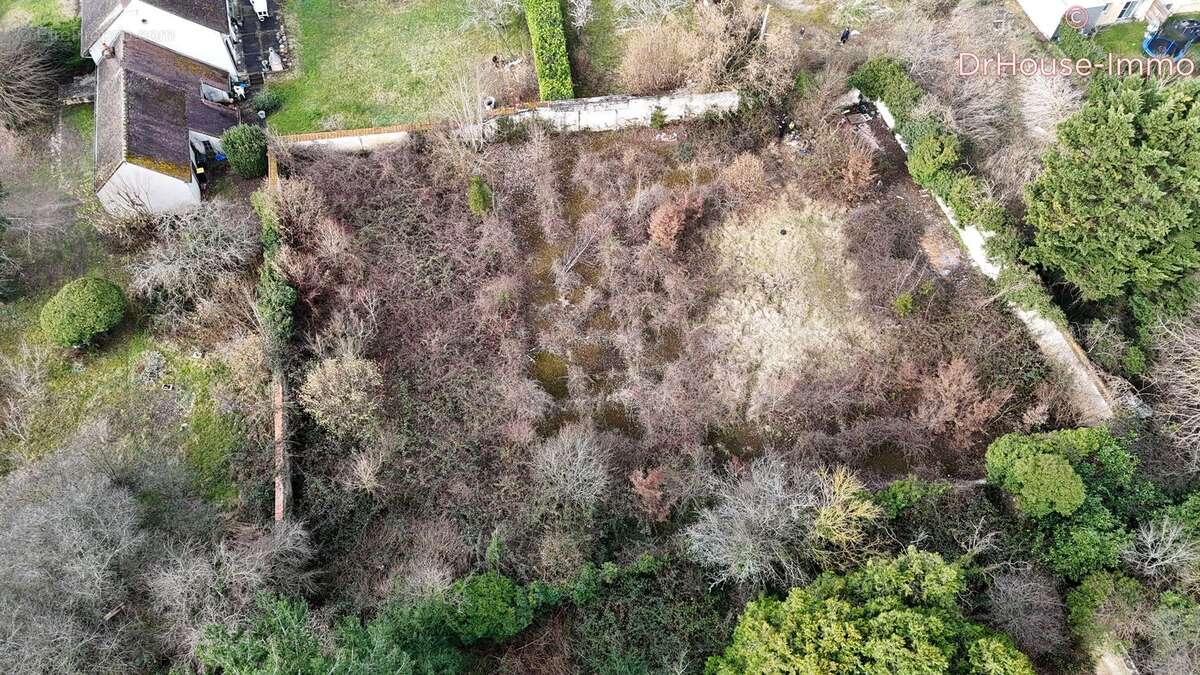 Terrain à AMILLY