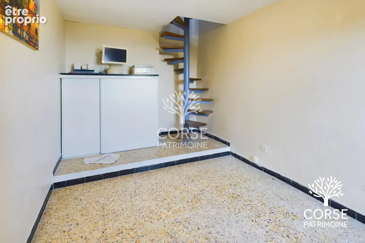 Appartement T3 rénové en plein coeur du village - photo 9