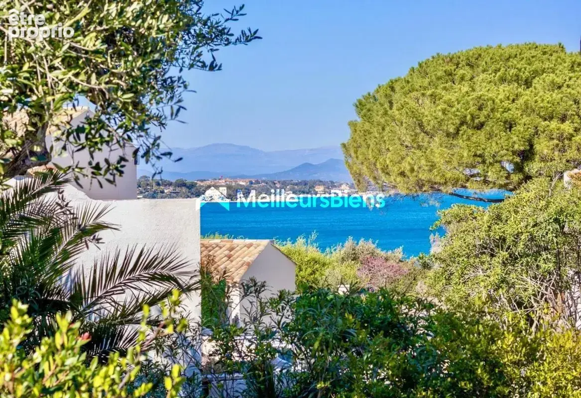 Golfe de Saint-Tropez - Les Issambres -Appartement 100m2 rez de jardin vue mer & mer à pied ! - photo 2
