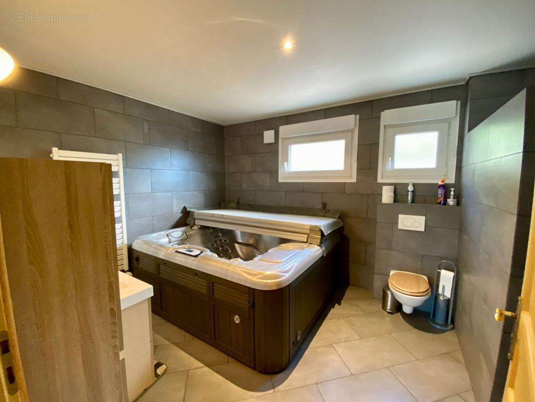 Maison Damprichard 8 pièce(s) 201 m2 - photo 10