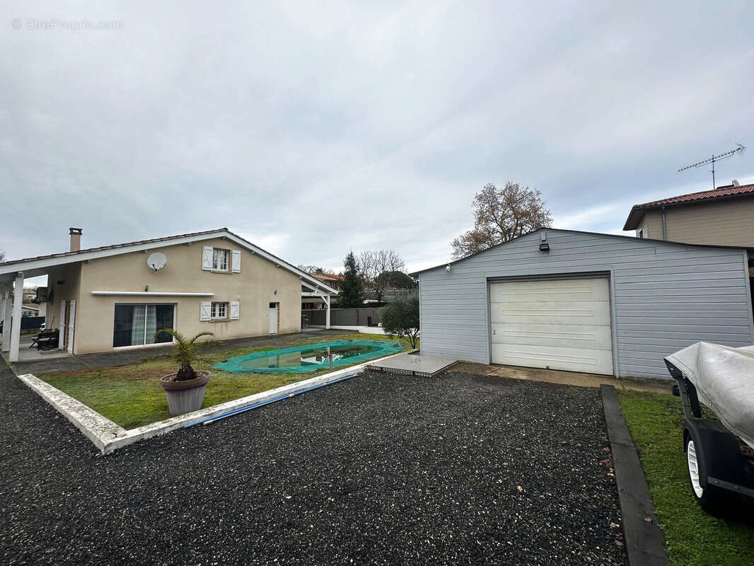 Maison à SAINT-MICHEL-DE-RIEUFRET