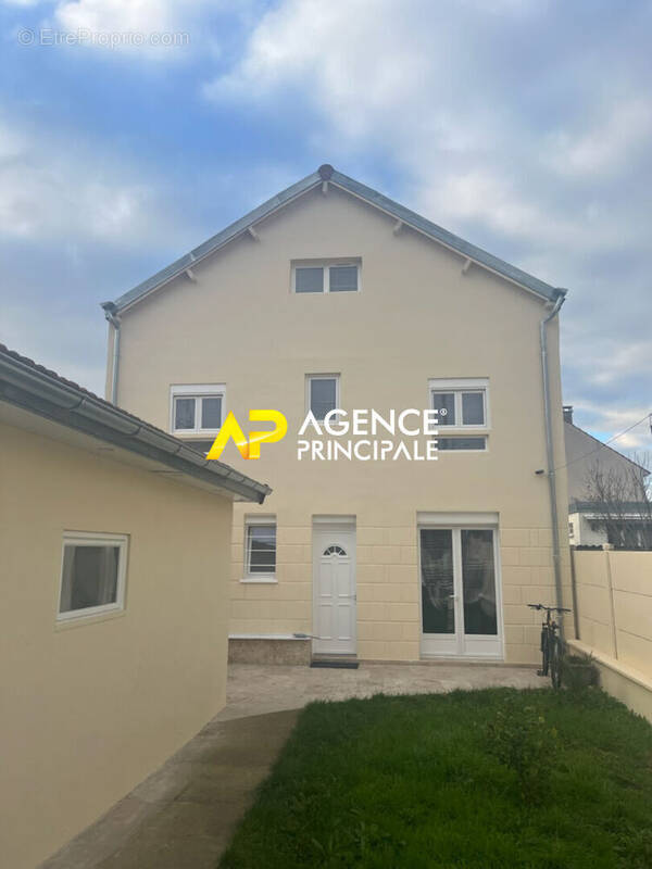 Maison à SARTROUVILLE