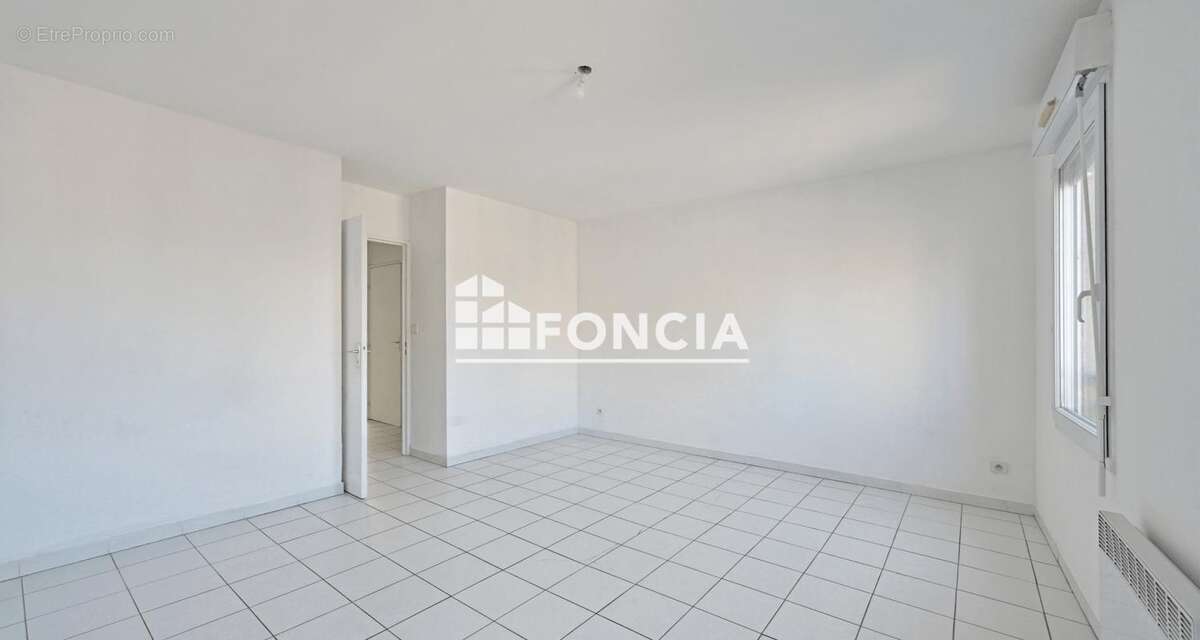 T2 traversant avec double balcon – Quartier Gare - photo 4