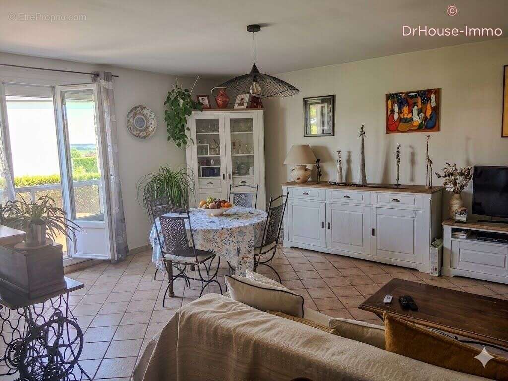 Appartement 75 m² à Saint-Jean-De-La-Ruelle  - photo 69