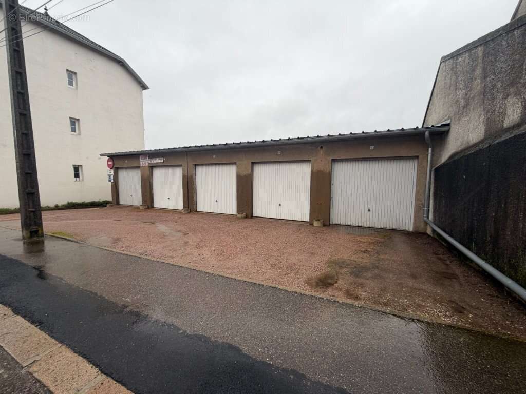 Parking à LE CREUSOT