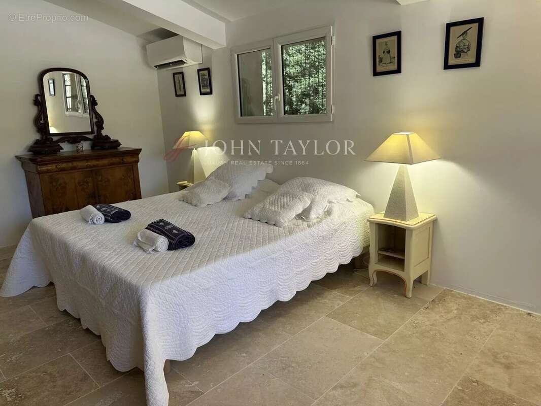Fontvieille - Maison en pierre avec piscine - photo 12