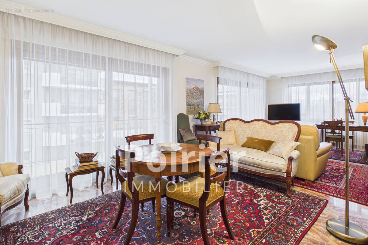 Appartement à EVIAN-LES-BAINS