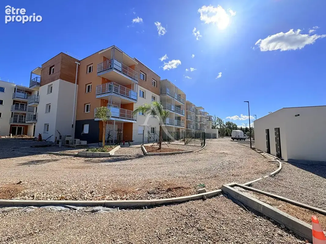 Superbe T3 neuf (achevé) 2ème étage avec terrasse-loggia et place de parking - photo 3