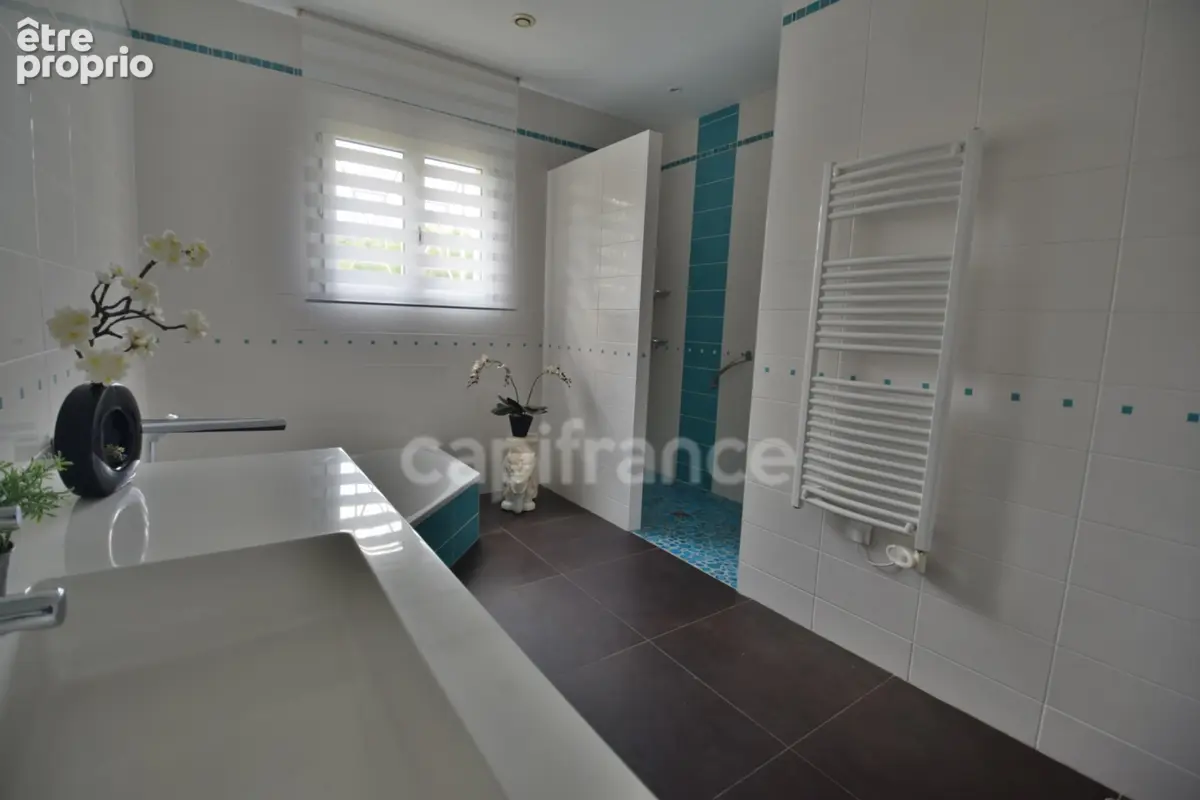 Propriété au calme - 5 chambres - T3 attenant - garage XXL - piscine - à MARMANDE (47) - photo 22