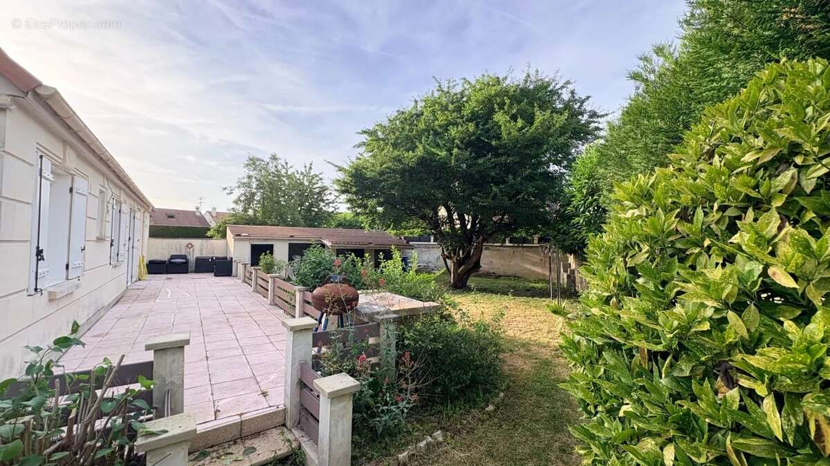 Maison à VERNEUIL-L'ETANG