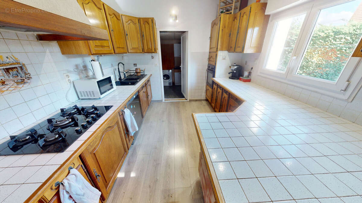 Maison à BELLENGREVILLE