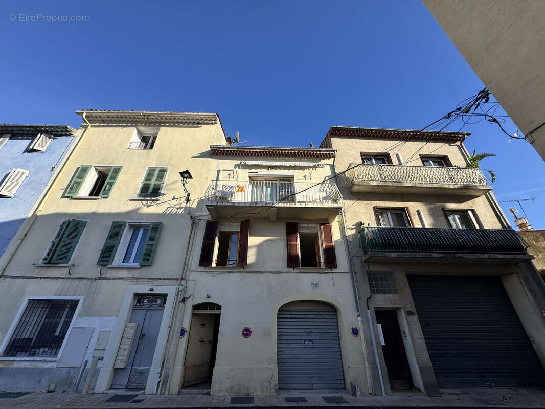 Appartement à SOLLIES-PONT