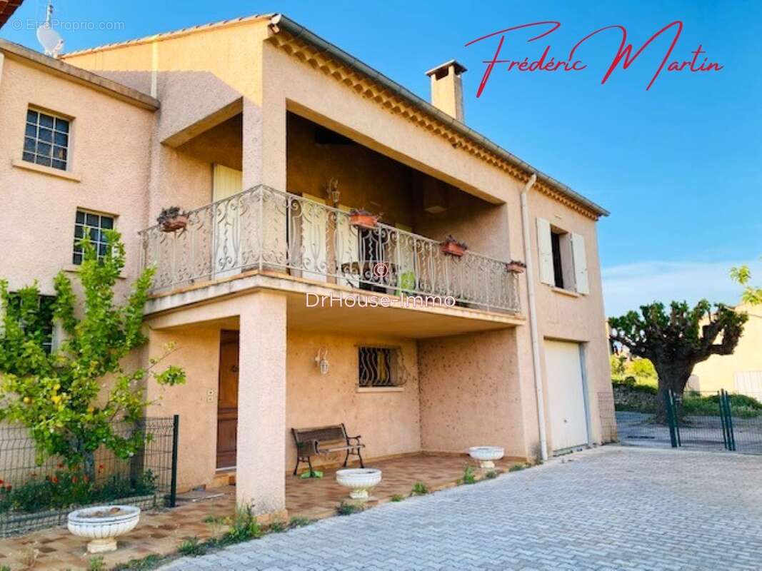 Maison 350 m² à Uzes  - photo 2