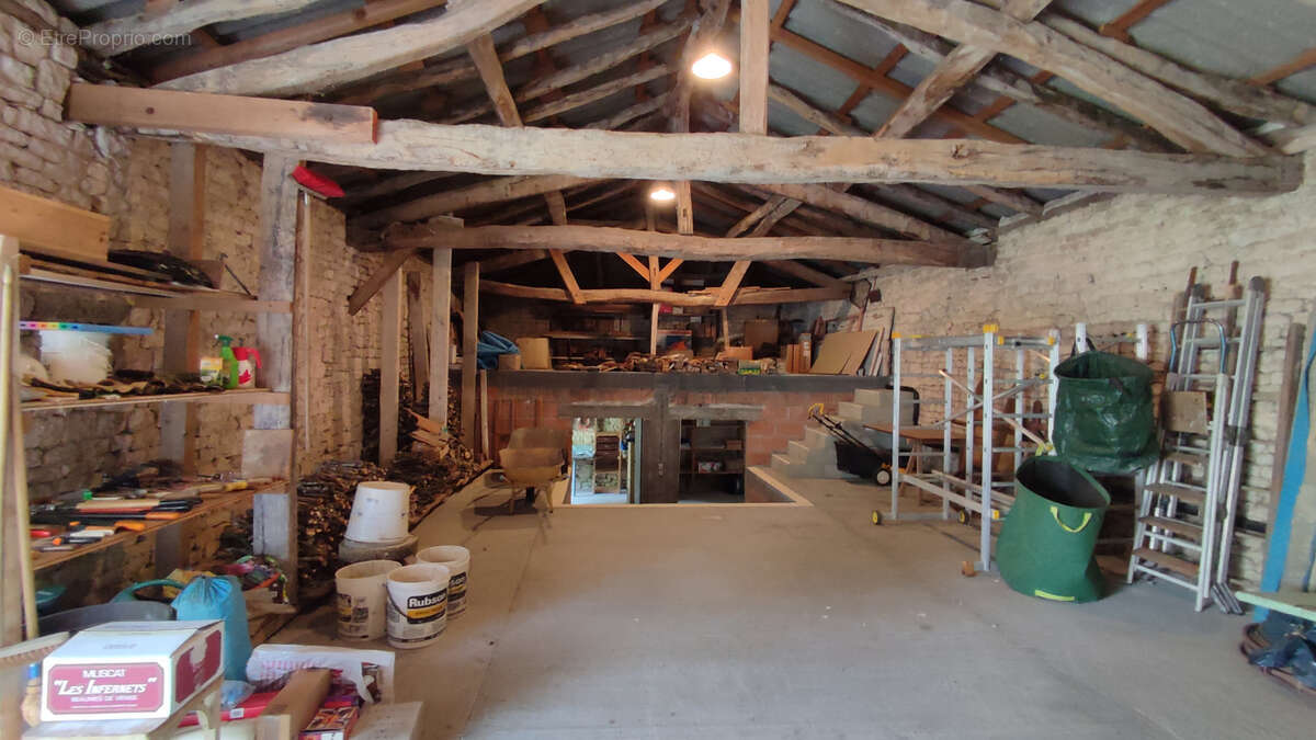 Maison à MONTAIGU-DE-QUERCY