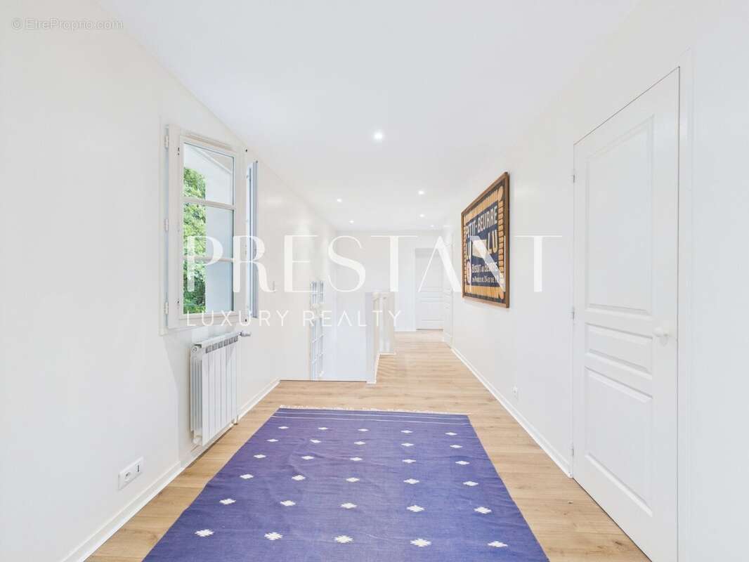 A vendre, Maison de charme 5 chambres vue dominante - photo 17