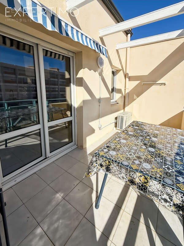 Petite vue mer  /  t2 ( chambre en mezzanine ) - photo 10