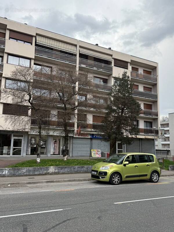 Appartement à FONTAINE