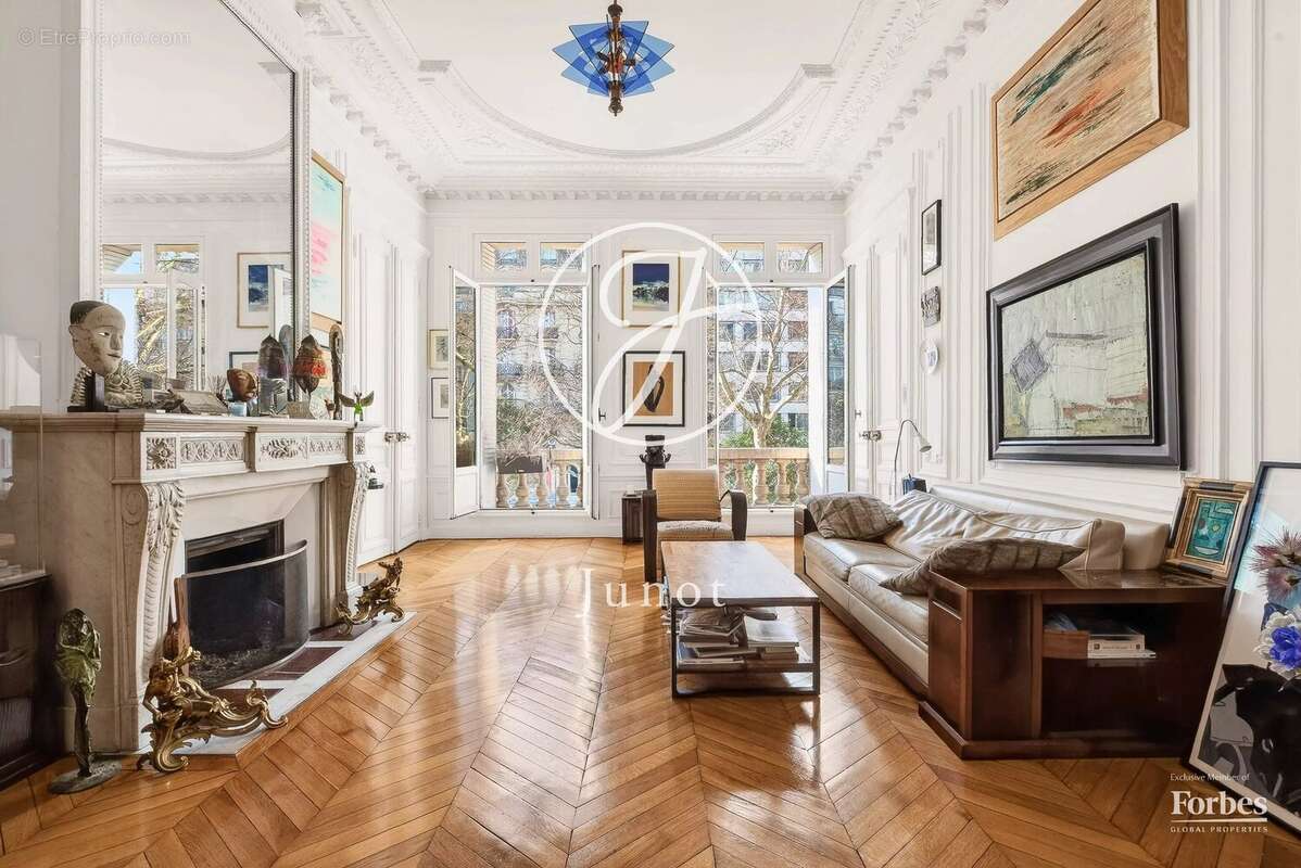 Appartement à PARIS-9E