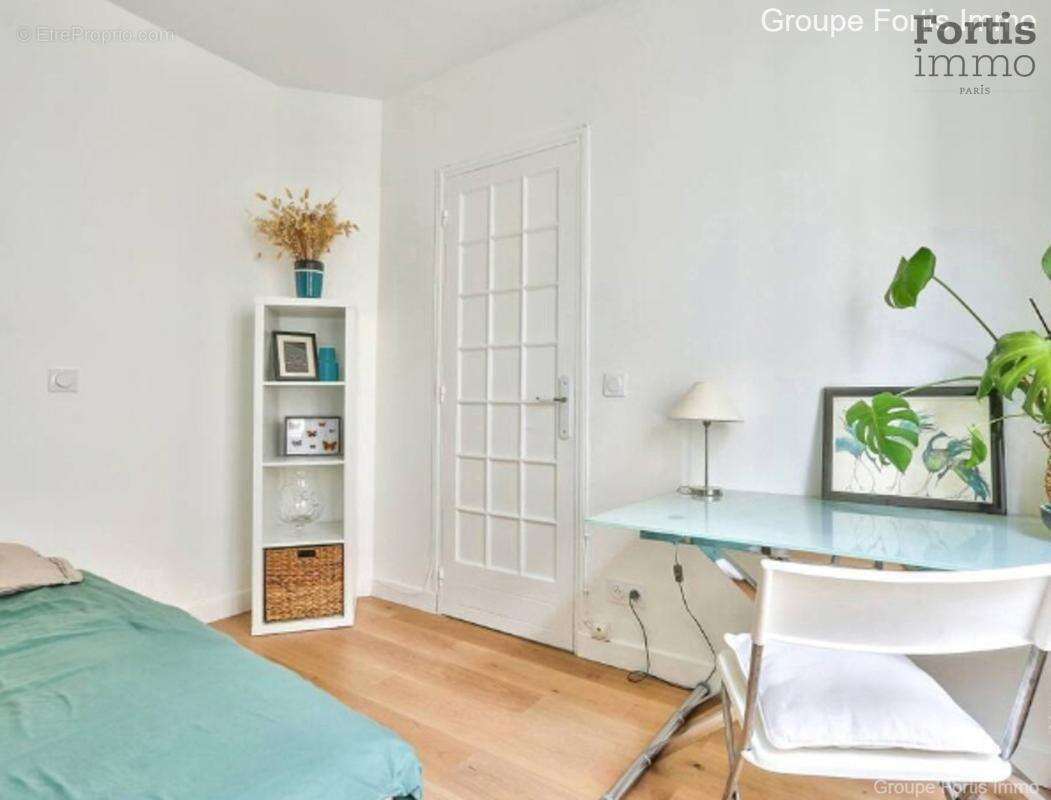 Appartement à PARIS-2E