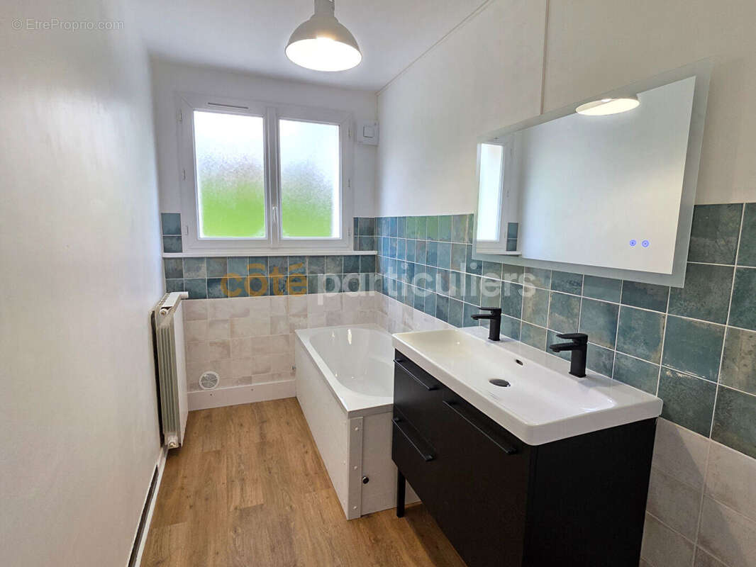 Appartement à PARON