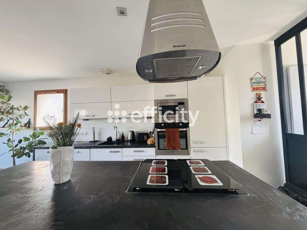 Maison 94 m² à Montagny-Les-Lanches  - photo 6