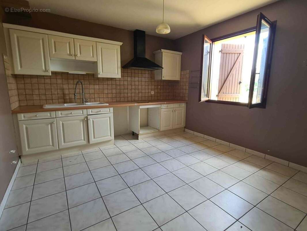 Maison 150 m² à Douzillac  - photo 7
