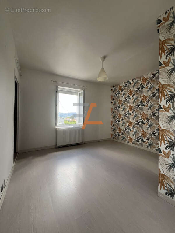 Charmante maison duplex avec terrain & grand garage   Unieux   55,68 m2   Mitoyenne côté nord - photo 10