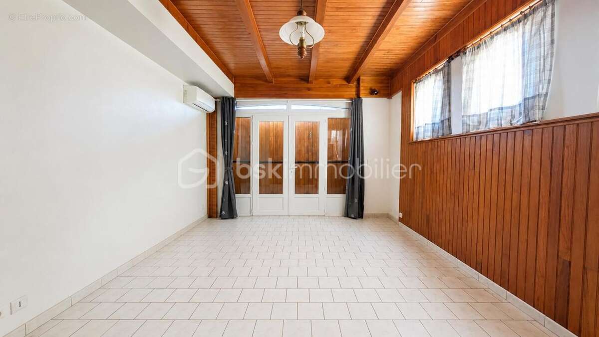 Maison traditionnelle avec très belle vue, grands volumes et terrain de plus de 2 000 m² - photo 27