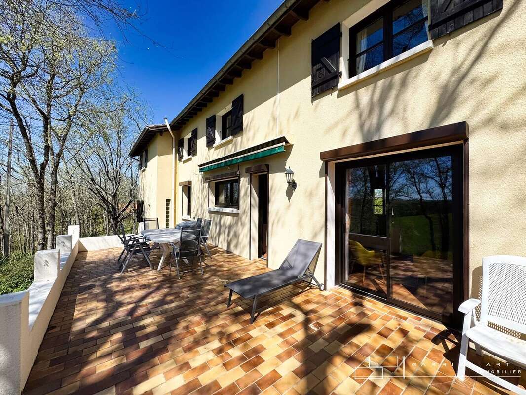 Maison à LASSEUBE-PROPRE