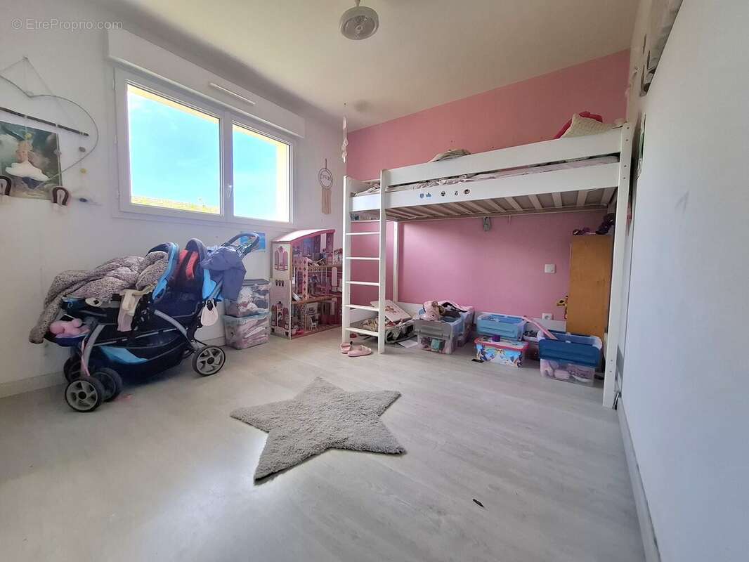 Maison à CONLIE