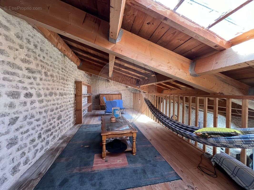 Maison à SAINT-JEAN-D&#039;ANGELY