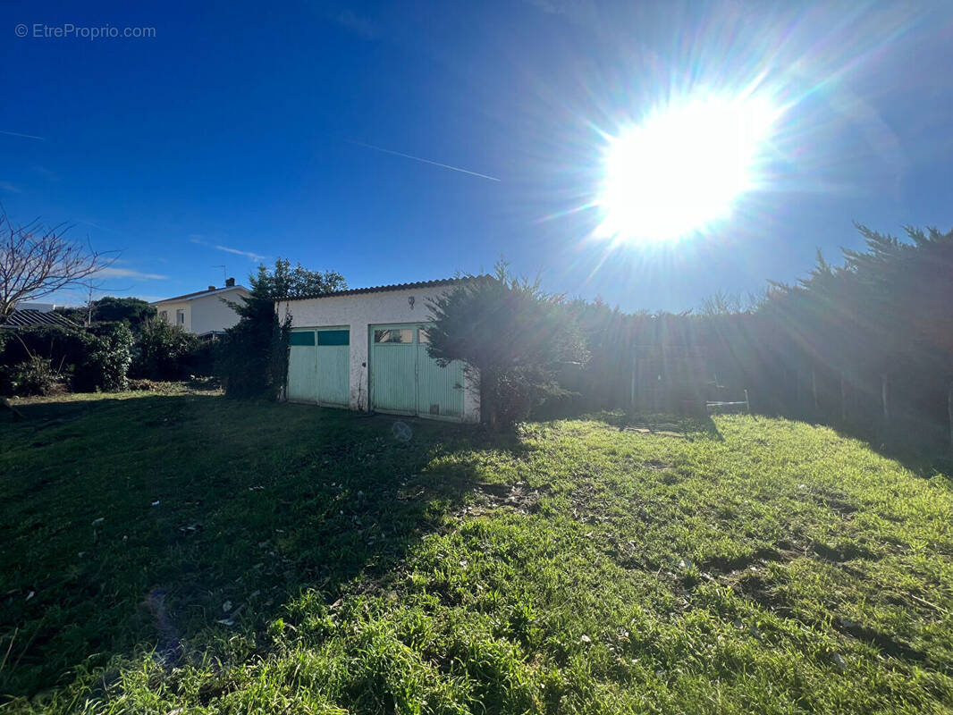 Terrain à VILLENAVE-D&#039;ORNON