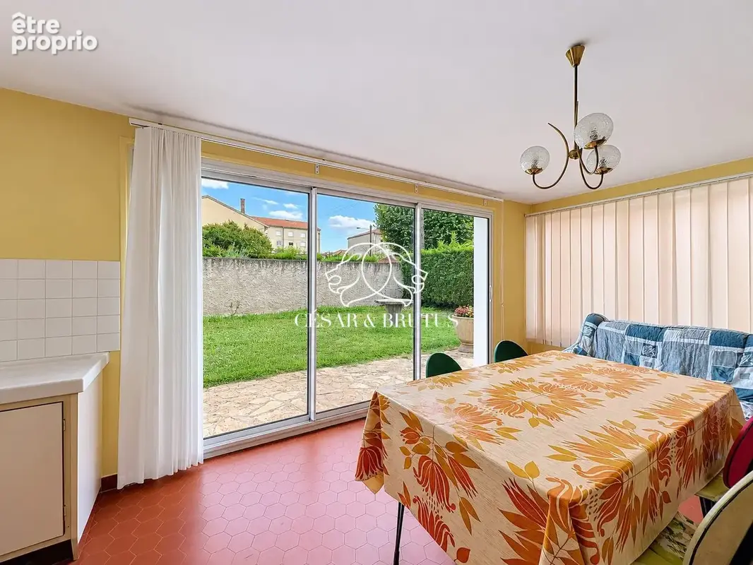 Maison 150 m² à Le Peage-De-Roussillon  - photo 6