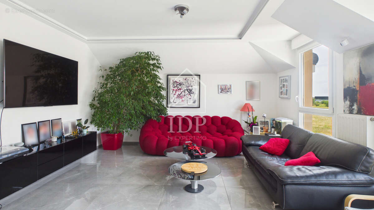 Appartement à SAINT-PIERRE-DU-PERRAY
