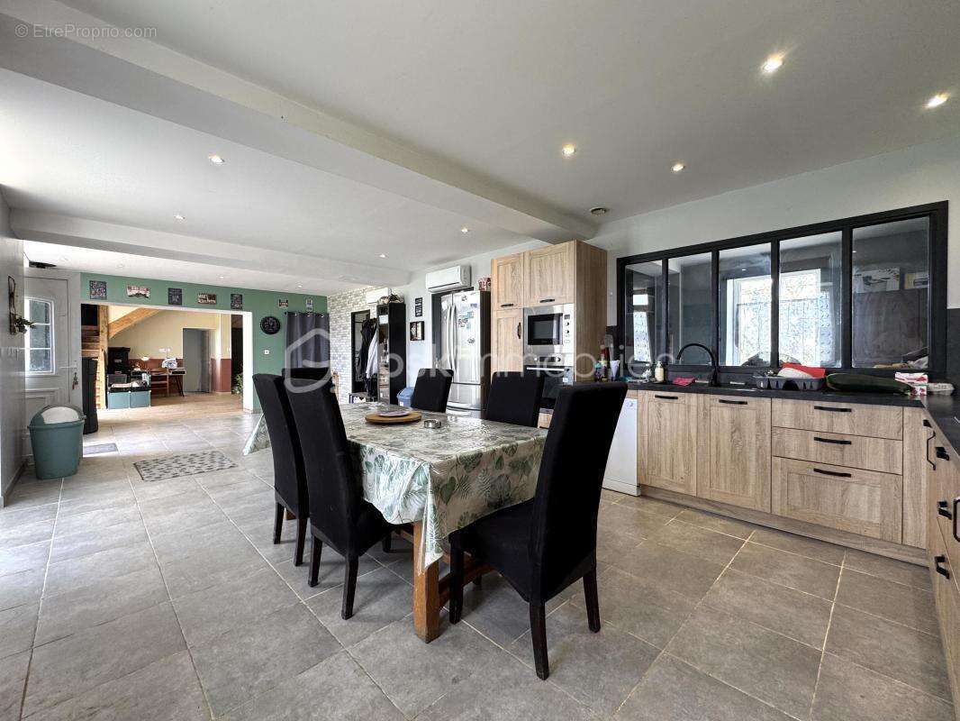 Maison à SAINT-GENGOULPH