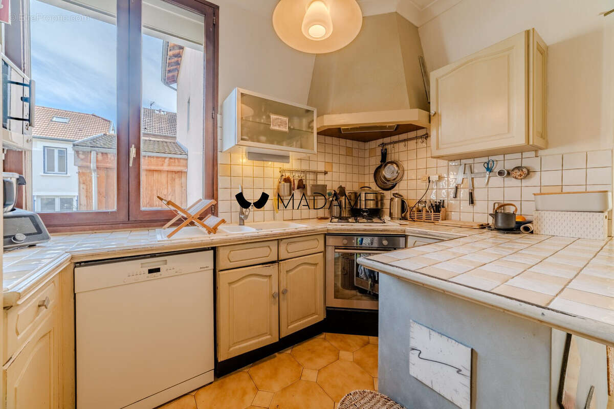 #avendre #maisondeville #maisonmitoyenne #grenoble #artdevivre #jardinenville #cuisine - Maison à GRENOBLE