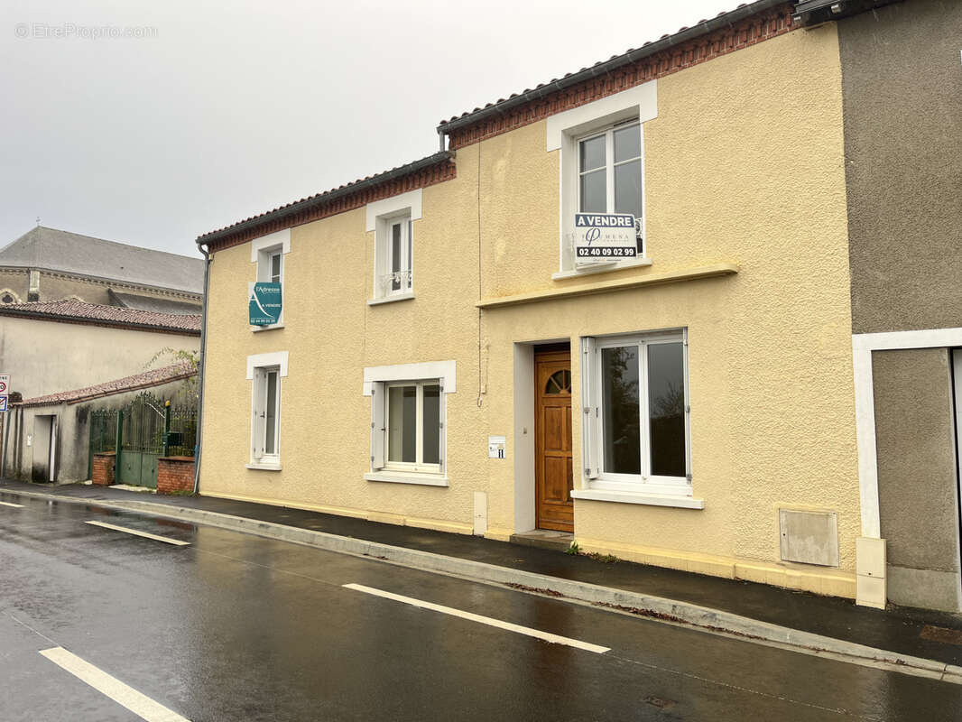 Maison à LA CHAUSSAIRE