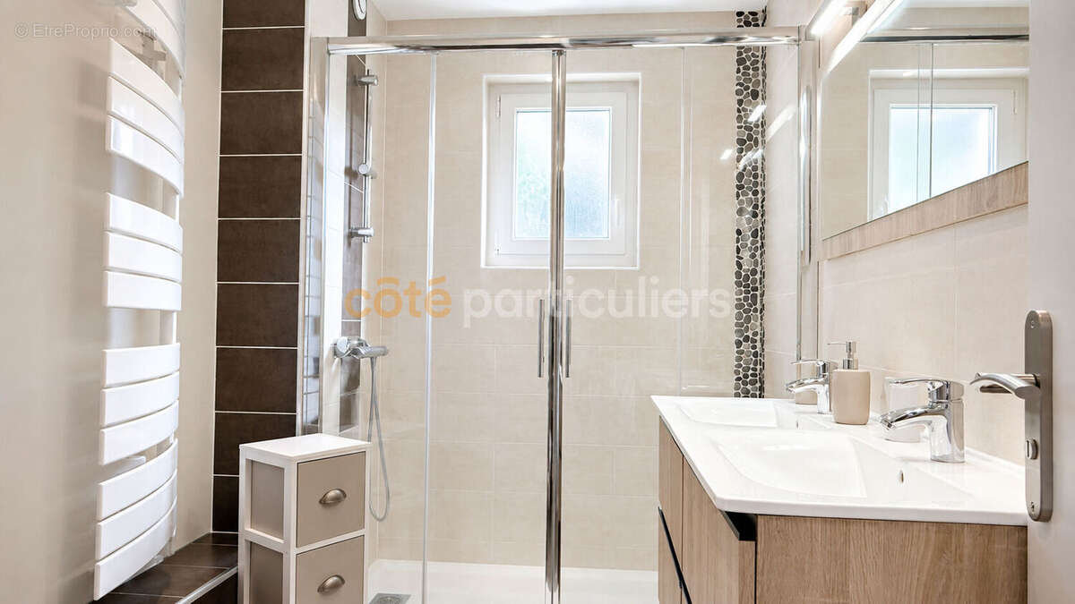 SAINT-LÔ - Maison 124 m², 4 chambres, sans travaux, terrasses et garage - photo 15