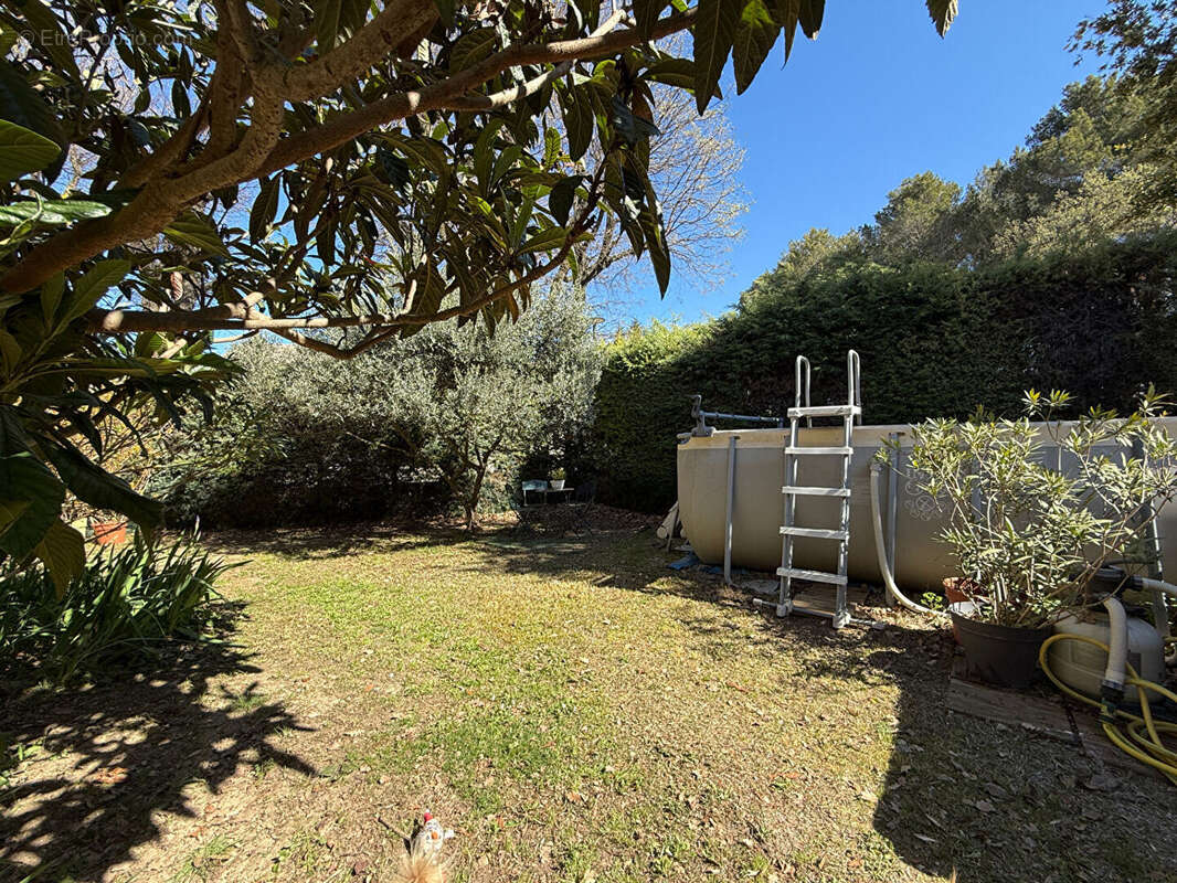 Maison à LA ROQUE-D'ANTHERON