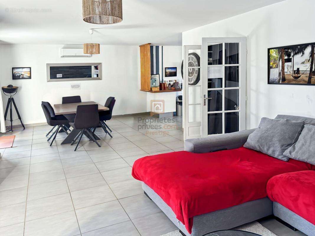 Maison à BASSENS