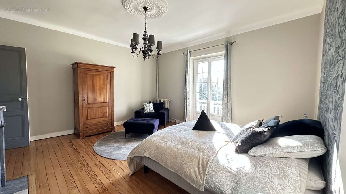 Maison de maitre de type t9 de 203 sur une parcelle de 1527 m2 - photo 18