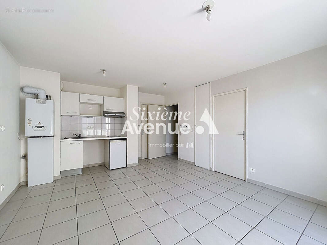Appartement à DECINES-CHARPIEU