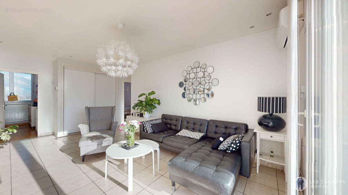 Appartement à SAINT-MARTIN-D'HERES
